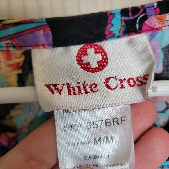 Women's Sneaker Scrub Top - Picture 3 of 3